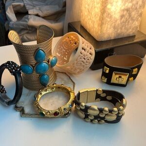 Chic Gold and Black Bracelet Collection
